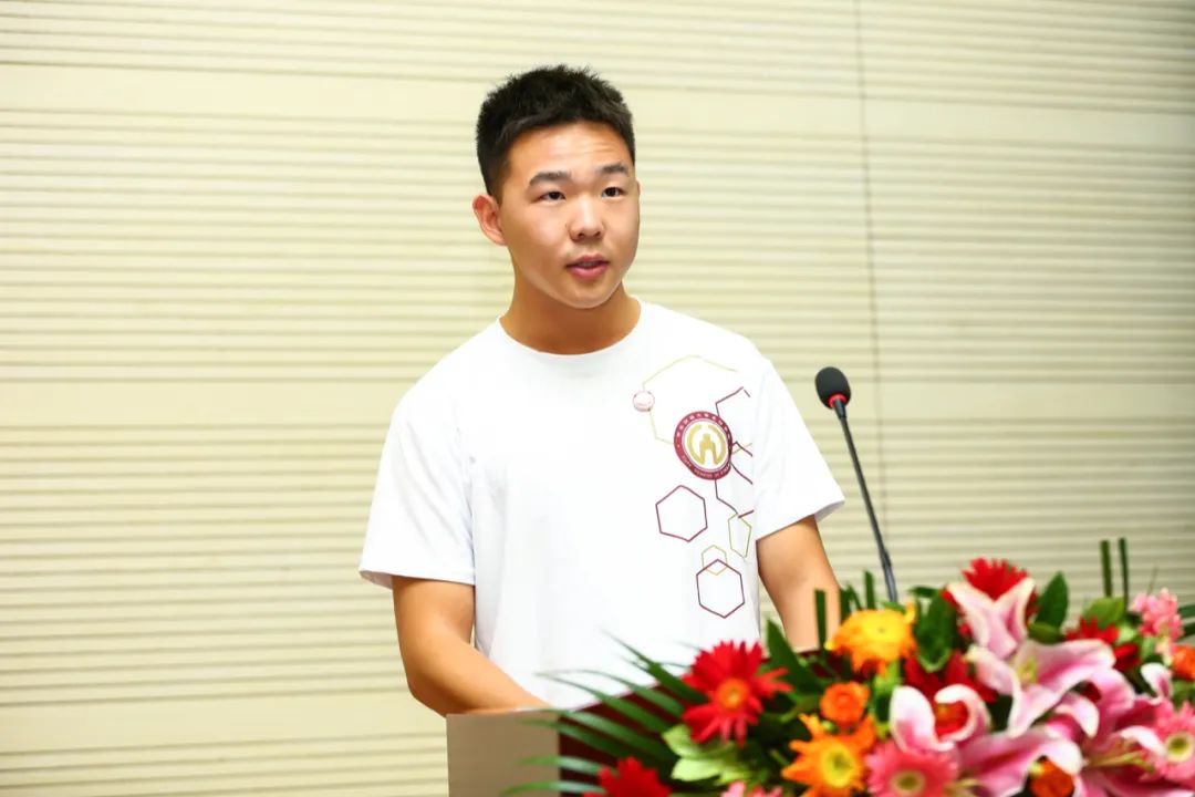 2788FEC908E03F32DC42EEC1CAB_4E1E71A7_126C8.jpg 126C8